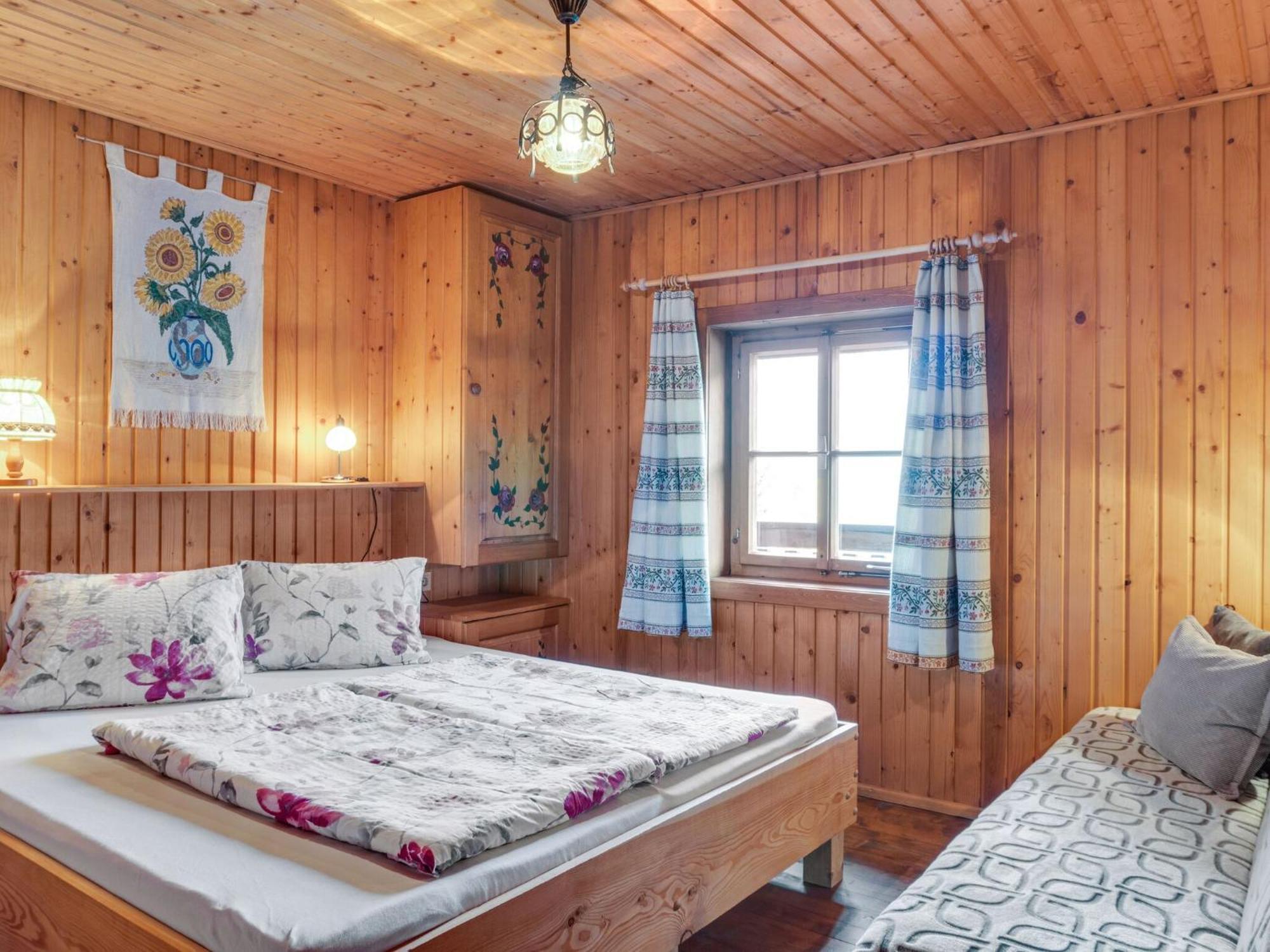 Chalet In Moertschach In Carinthia With Garden Exteriör bild