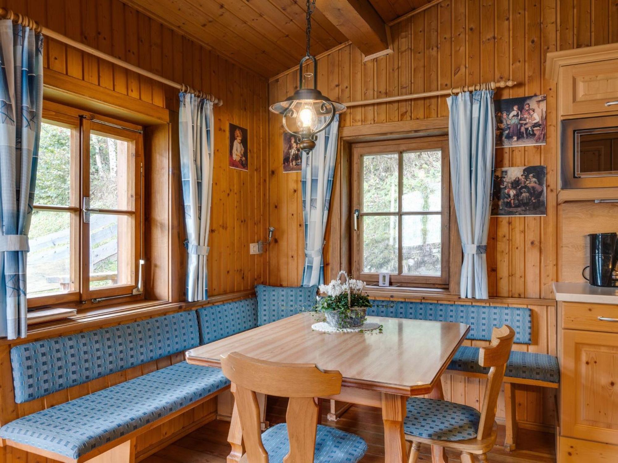 Chalet In Moertschach In Carinthia With Garden Exteriör bild